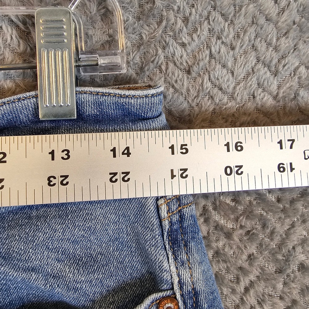 American Eagle Womens High Rise Mom‎ Jeans Medium Wash Blue Stretch Denim Size 8 - Picture 2 of 11